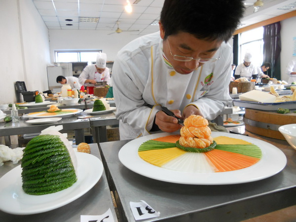甘肃秦陇技工学校为什么建议初中毕业为什么要学厨师?