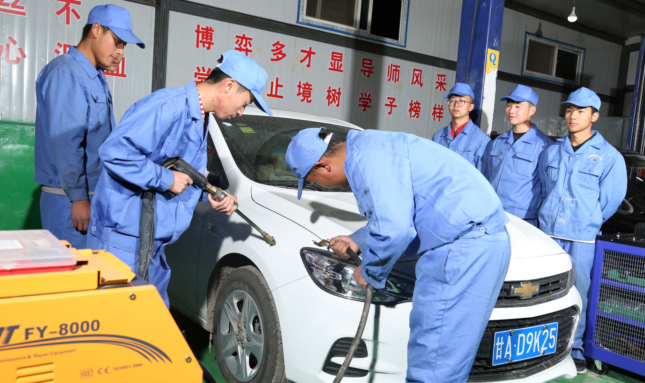 甘肃秦陇技工学校浅析男孩子选择学习汽修到底好不好就业？